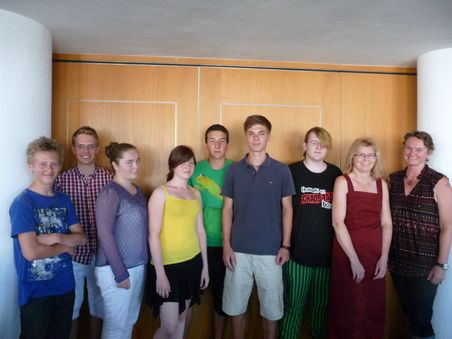 Das Bild zeigt den Jugendrat mit seinen Mitgliedern im Juli 2010
