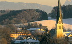 Ortsbild Prien im Winter - Kirchturm